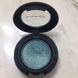 MAC Eyeshadow Steamy Frost